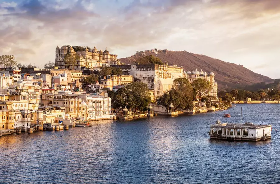 Top 10 Must-Visit Tourist Attractions in Udaipur – The City of Lakes